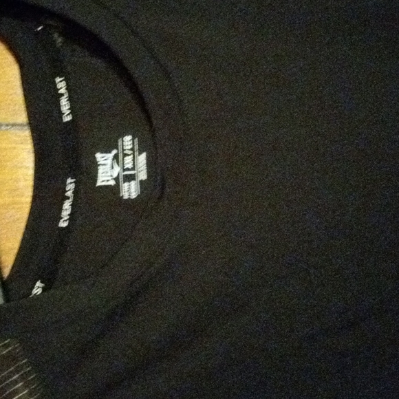 EVERLAST BRAND NEW WITHOUT TAGS! SIZE 2XL COMPRESSION MOISTURE BARRIER T SHIRT - Picture 3 of 9